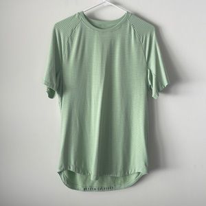Men’s Lululemon Top Size Medium